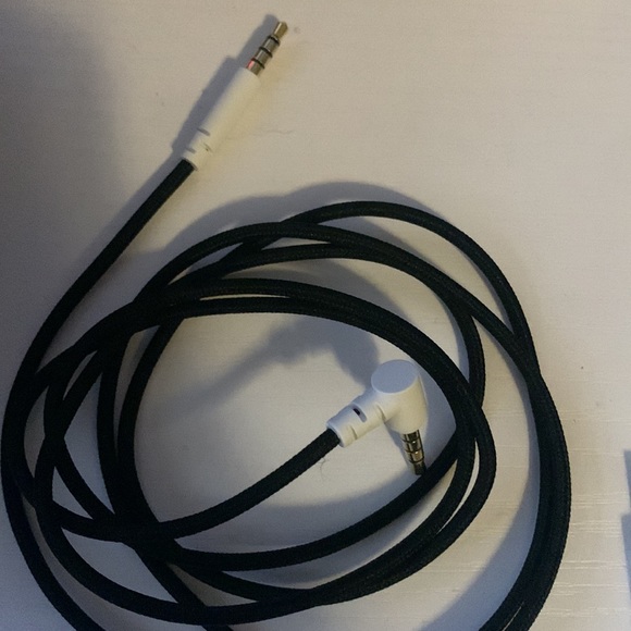 Razer BlackShark V2 Pro Wireless Gaming Headset: THX 7.1 Spatial Surround Sound - Picture 3 of 3